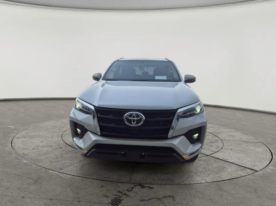 2025 Toyota Fortuner VX 