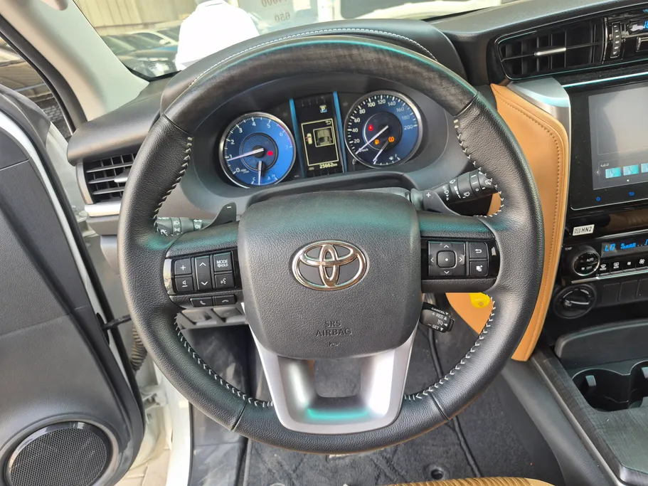 2025 Toyota Fortuner VX 