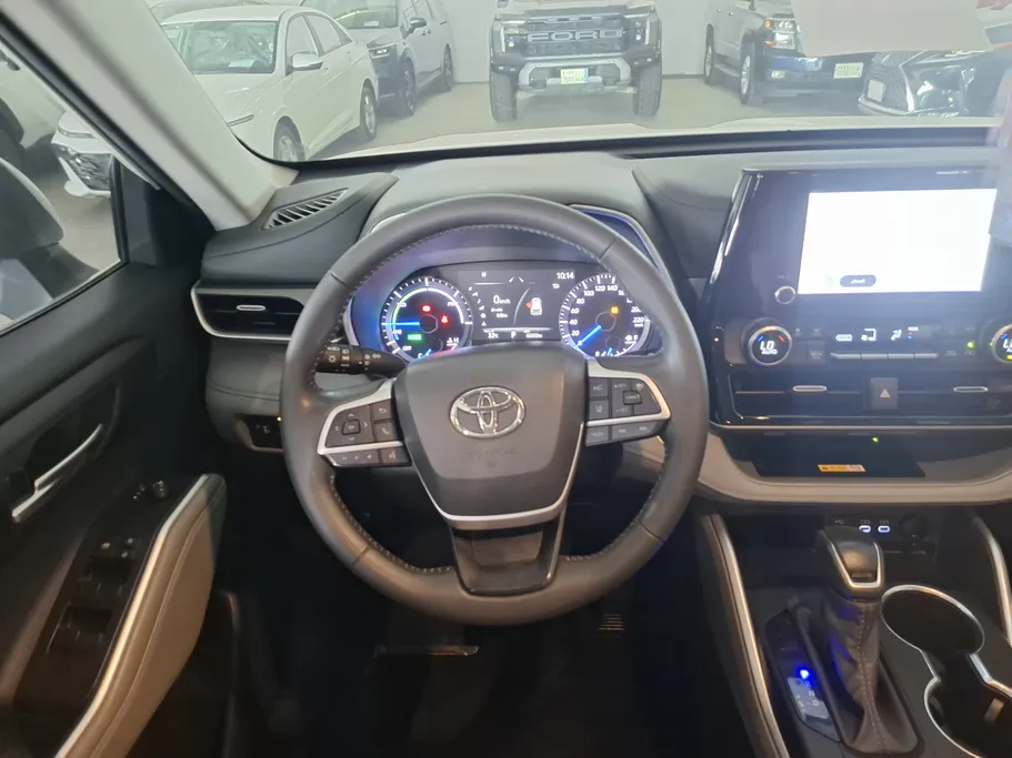 2025 Toyota Highlander GLE 