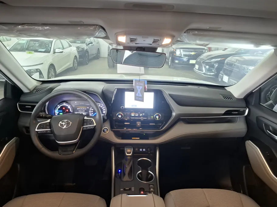 2025 Toyota Highlander GLE 