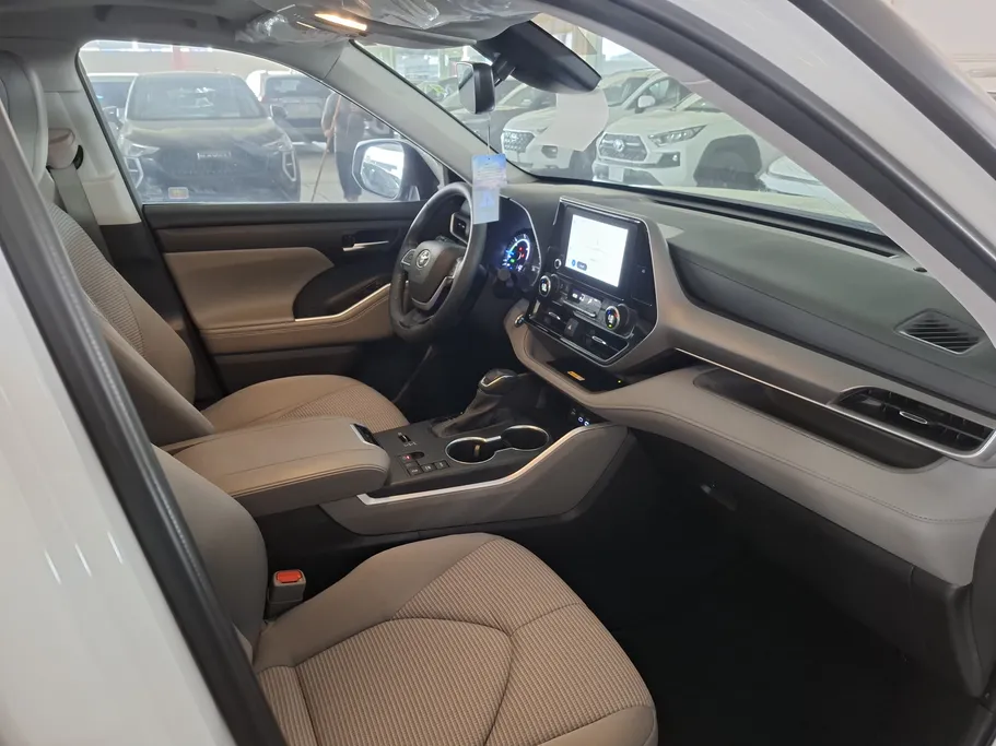 2025 Toyota Highlander GLE 