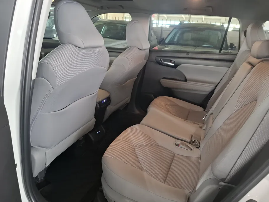 2025 Toyota Highlander GLE 