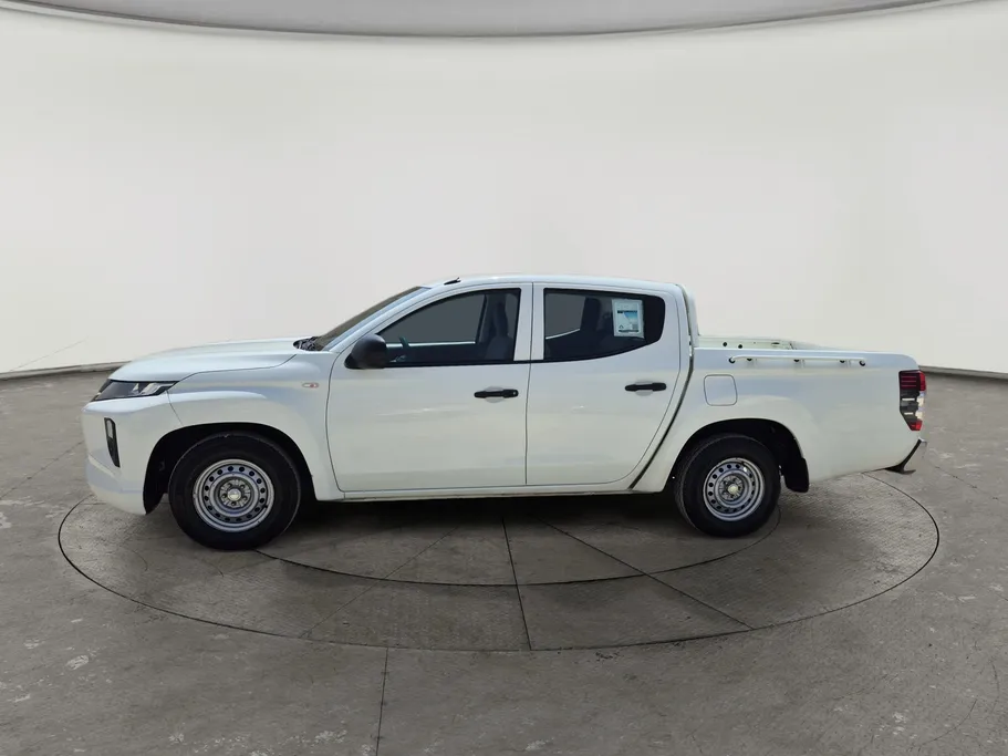 2022 Mitsubishi L200 DC 4x2 Diesel 