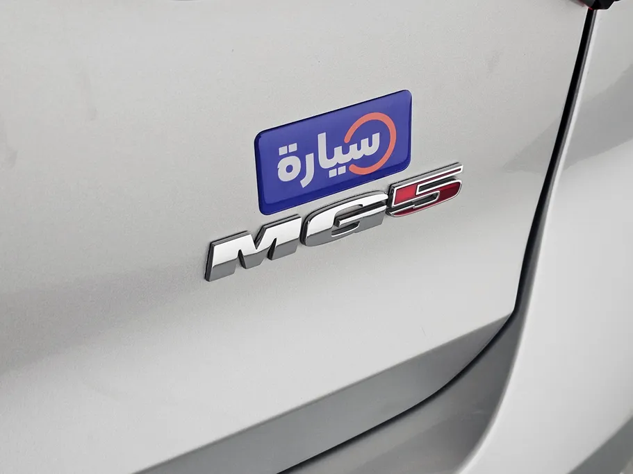 ام جي 5 STD 2024 