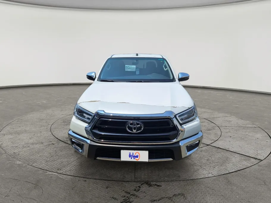 2025 Toyota Hilux SR5 