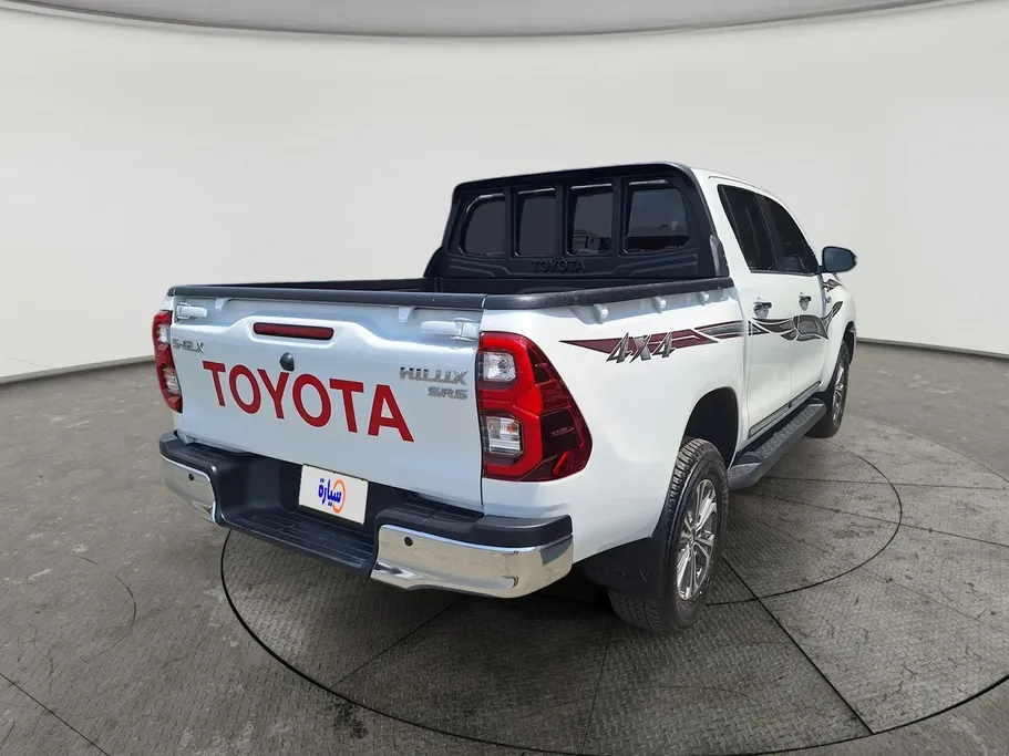2025 Toyota Hilux SR5 