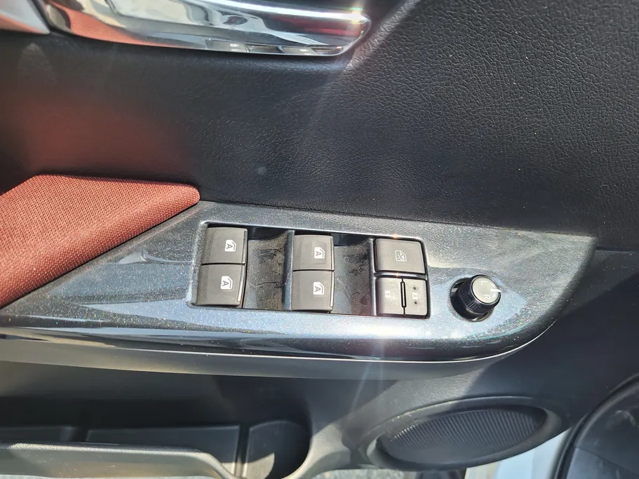 2025 Toyota Hilux SR5 