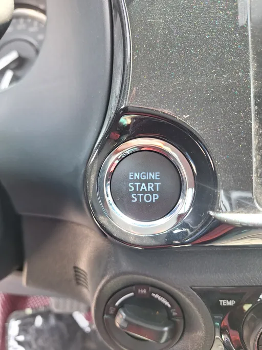 2025 Toyota Hilux SR5 