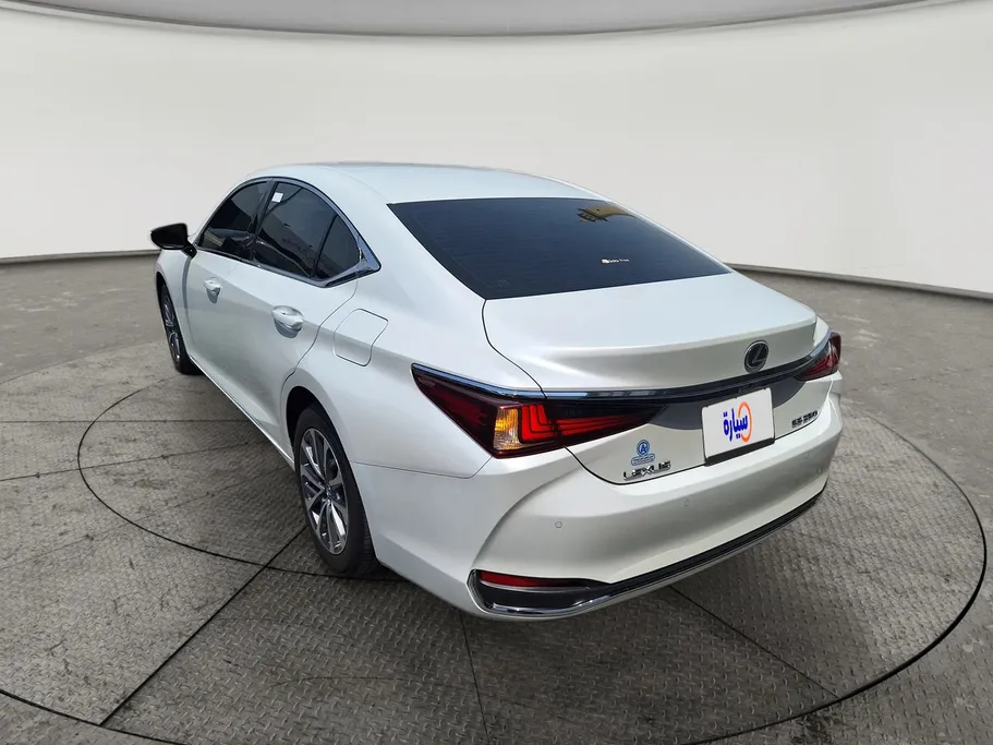 2025 Lexus ES 250 
