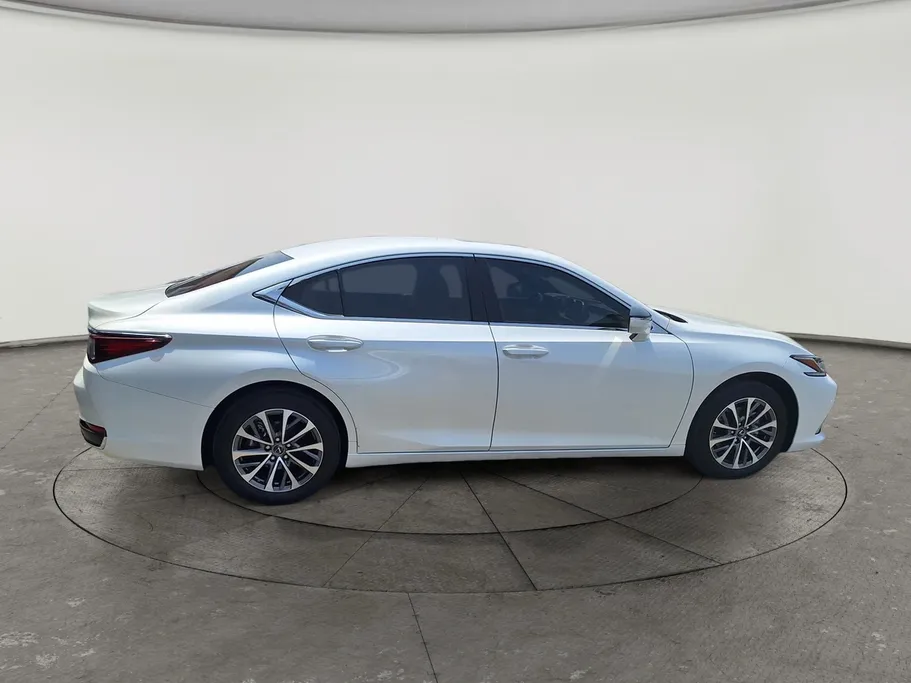 2025 Lexus ES 250 