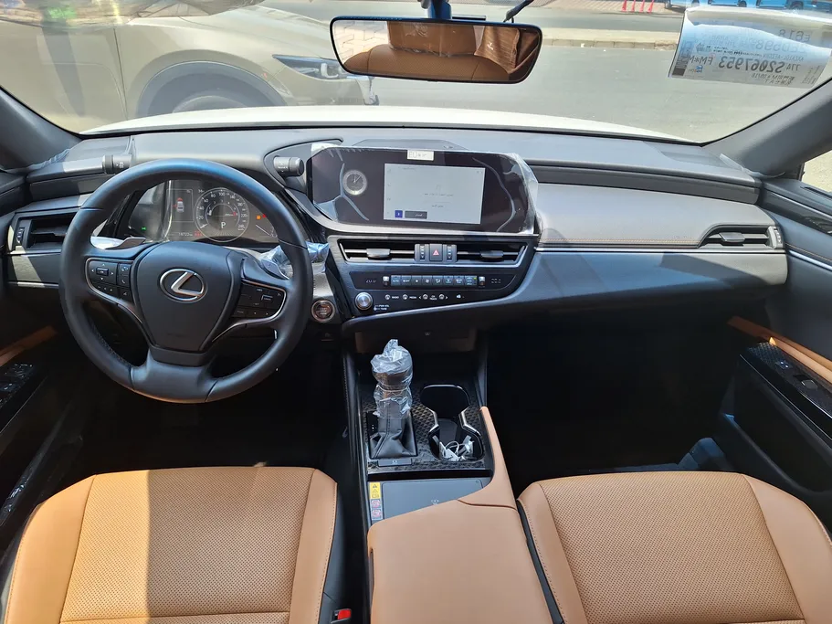 2025 Lexus ES 250 