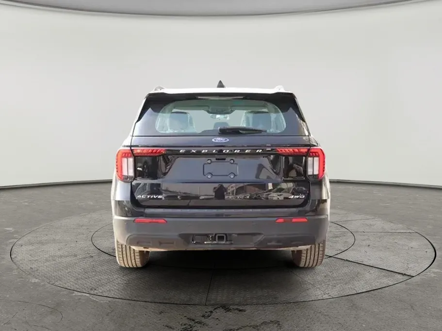 2025 Ford Explorer Active 200A 