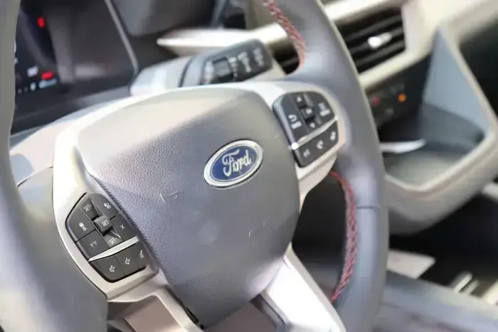 2025 Ford Explorer Active 200A 