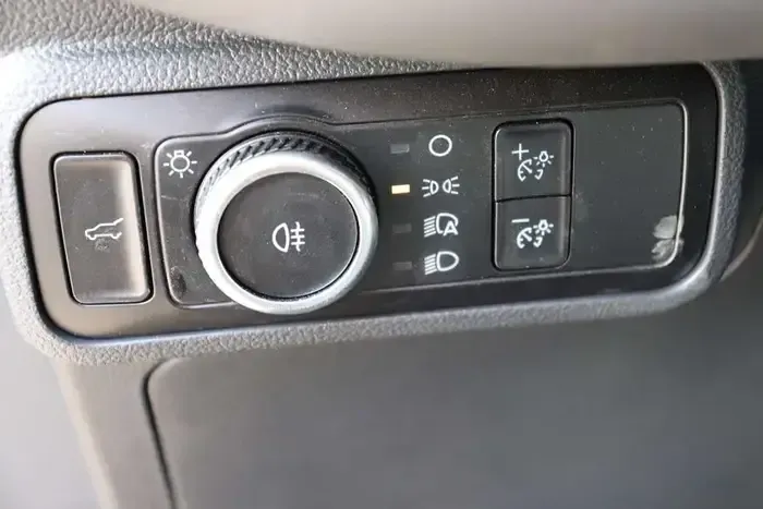 2025 Ford Explorer Active 200A 