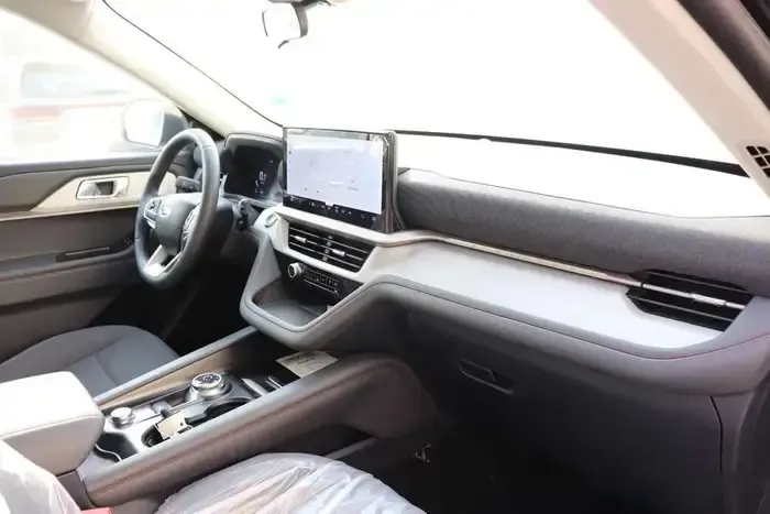 2025 Ford Explorer Active 200A 