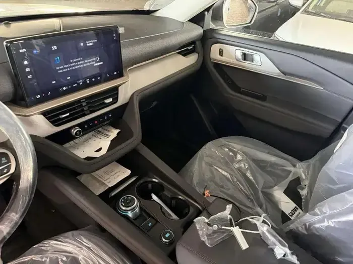 2025 Ford Explorer Active 200A 