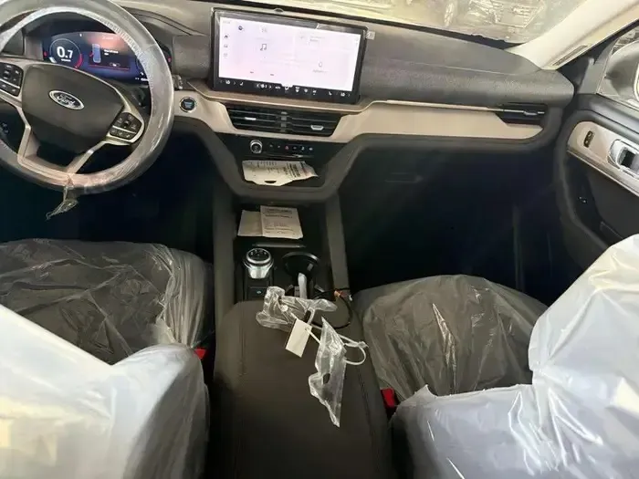 2025 Ford Explorer Active 200A 