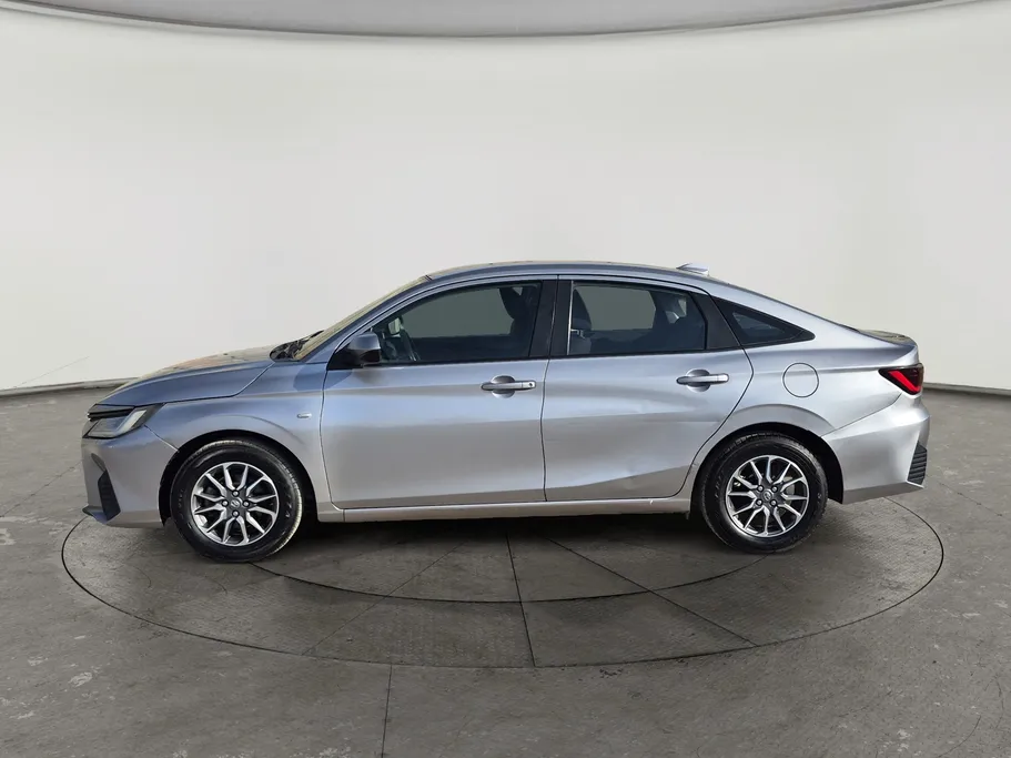 2023 Toyota Yaris  Y 