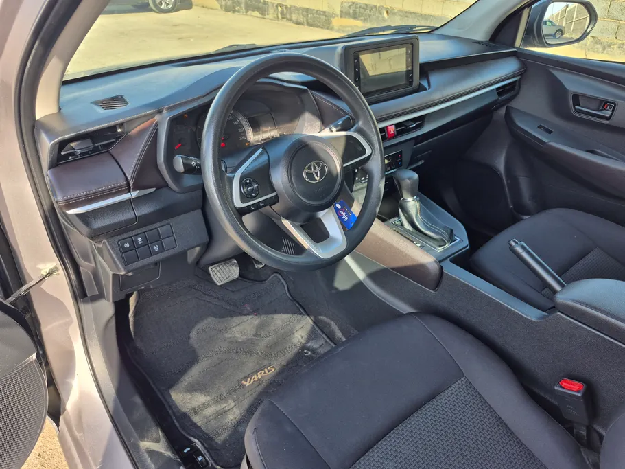 2023 Toyota Yaris  Y 