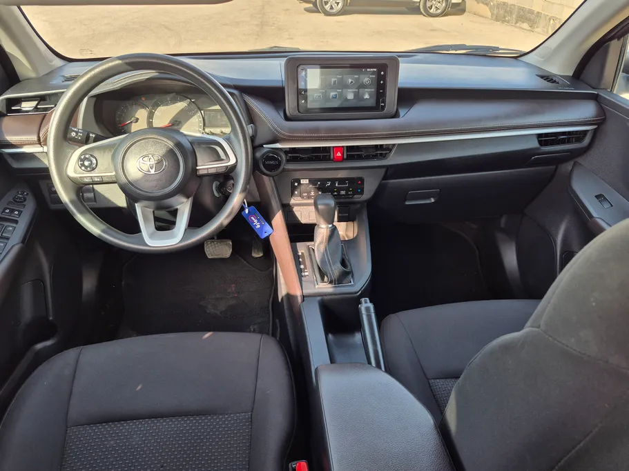 2023 Toyota Yaris  Y 