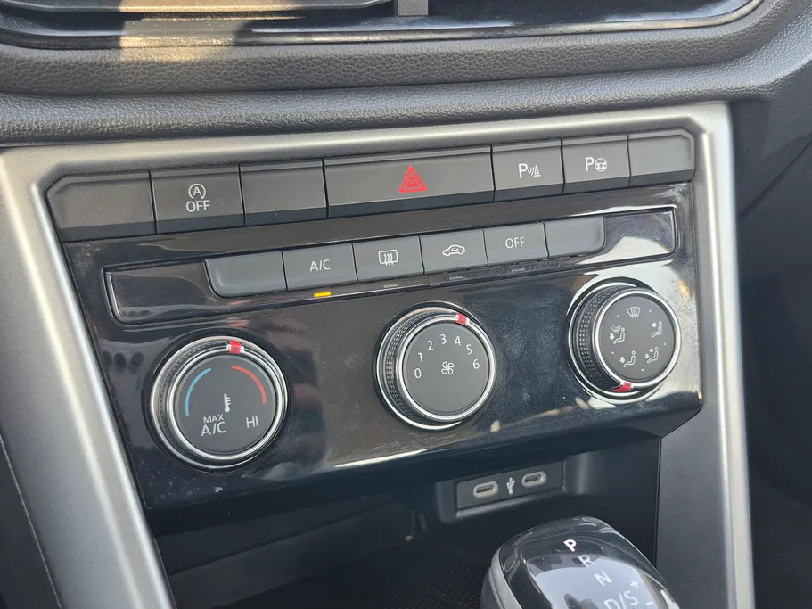 2024 Volkswagen T Roc Life 