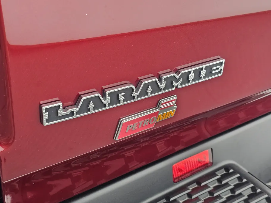 دودج رام LARAMIE 2025 