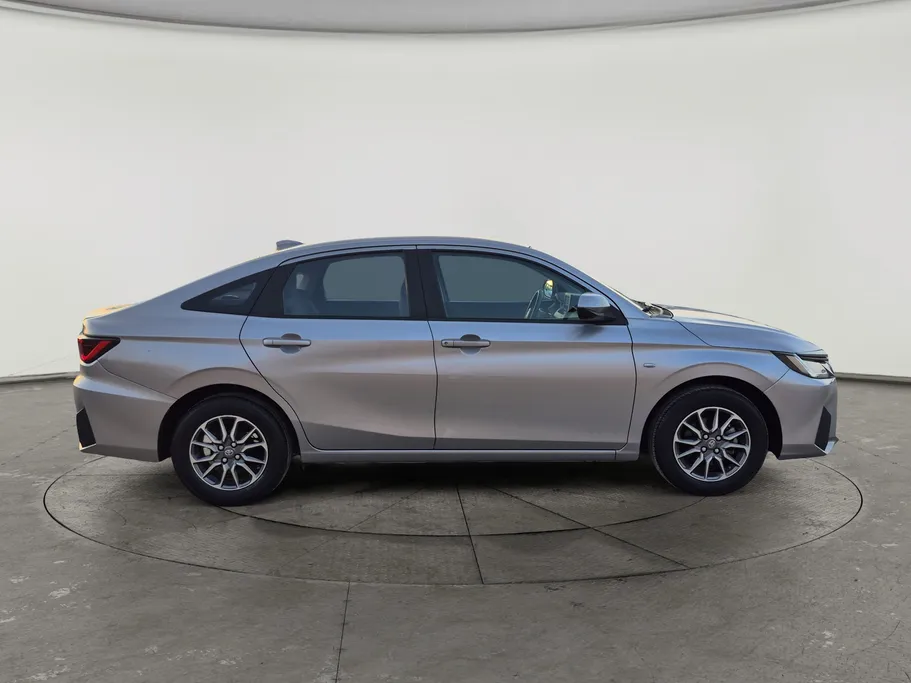 2023 Toyota Yaris  Y 