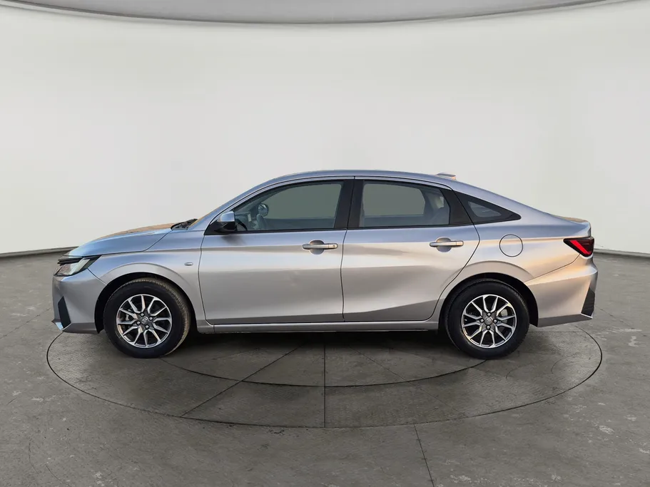 2023 Toyota Yaris  Y 