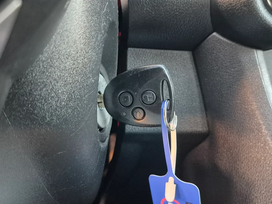 2023 Toyota Yaris  Y 