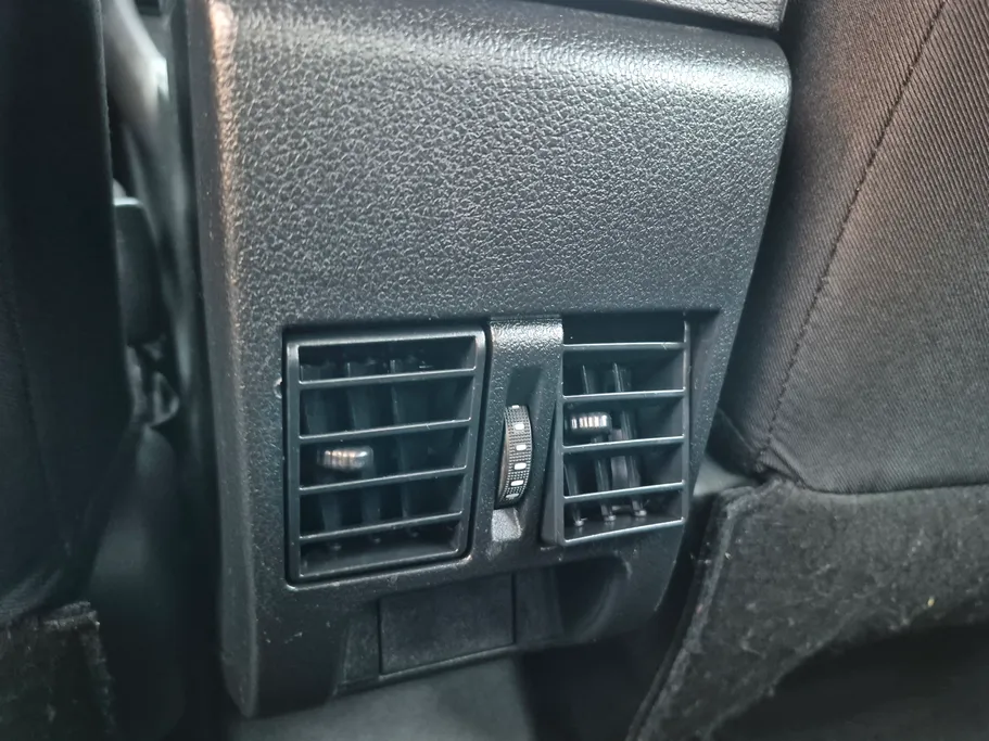 2023 Toyota Yaris  Y 
