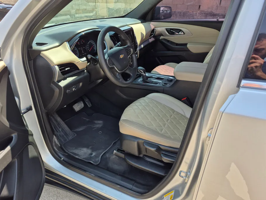 2022 Chevrolet Traverse LT 