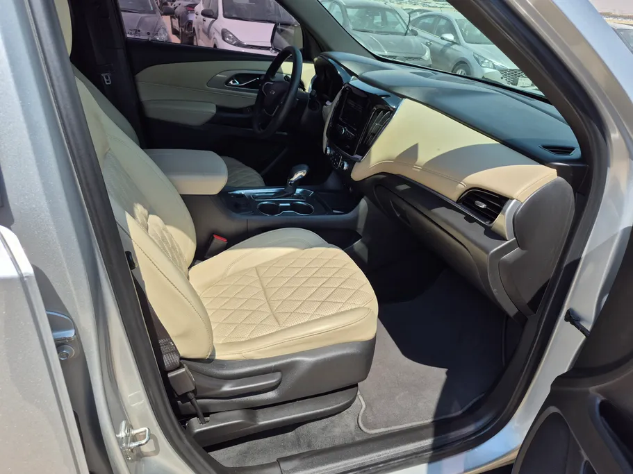 2022 Chevrolet Traverse LT 