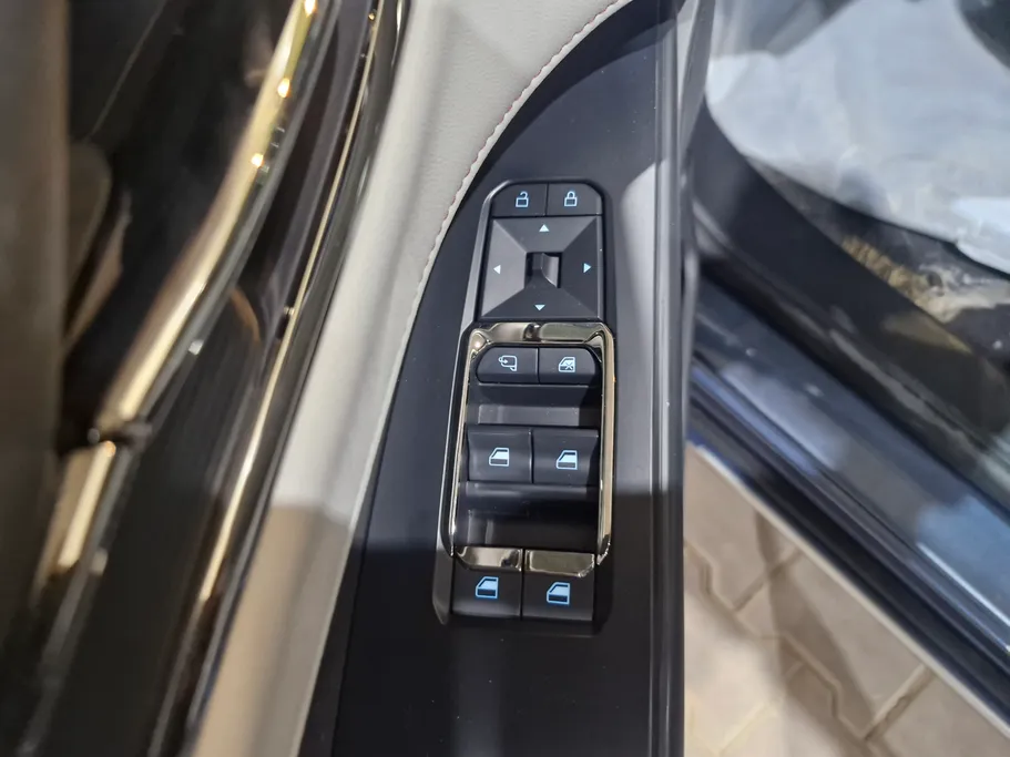 2025 Ford Taurus Trend 