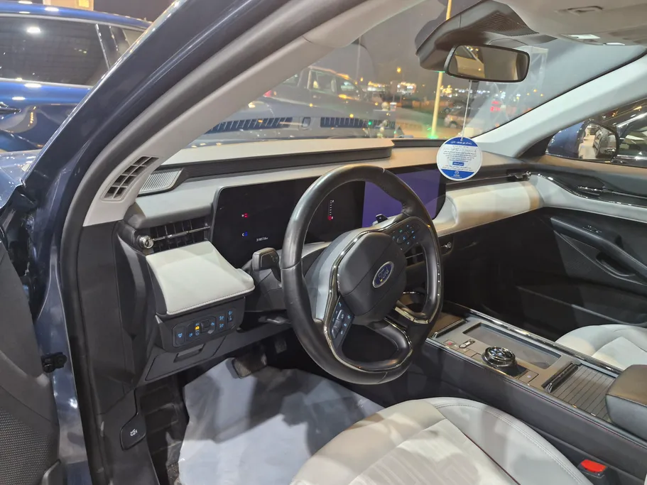 2025 Ford Taurus Trend 