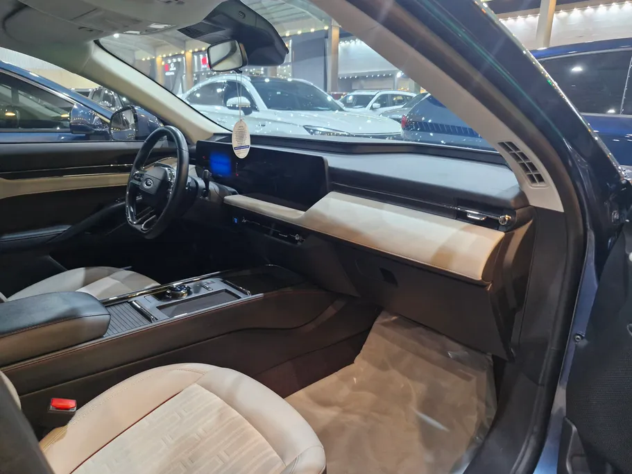 2025 Ford Taurus Trend 