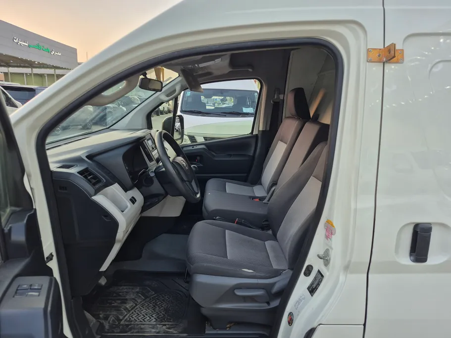 2022 Toyota Haice بضاعة سقف عالي 