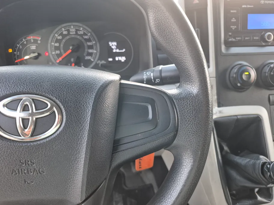 2022 Toyota Haice بضاعة سقف عالي 