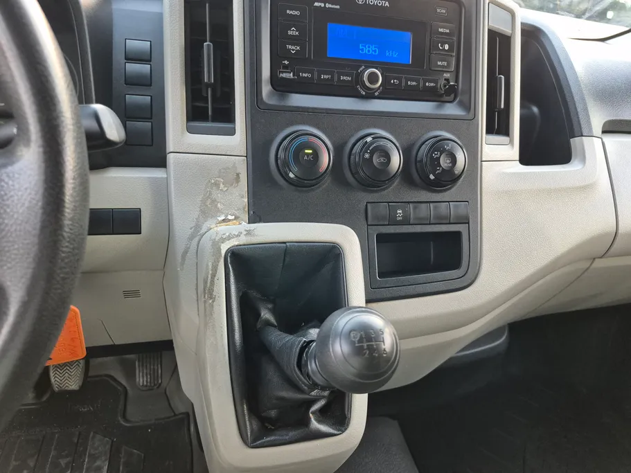 2022 Toyota Haice بضاعة سقف عالي 