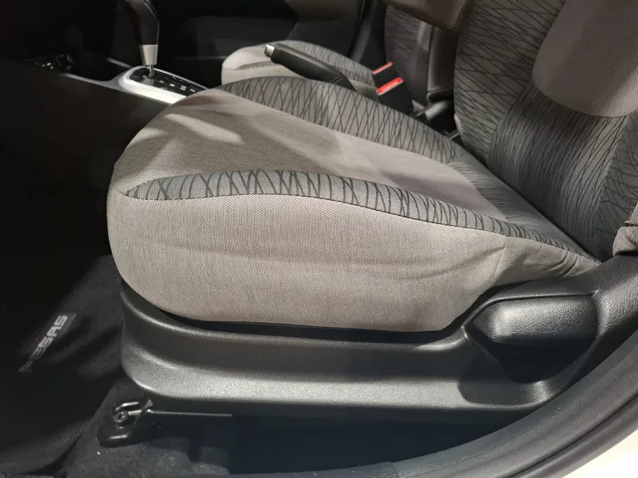2025 Kia Pegas LX 