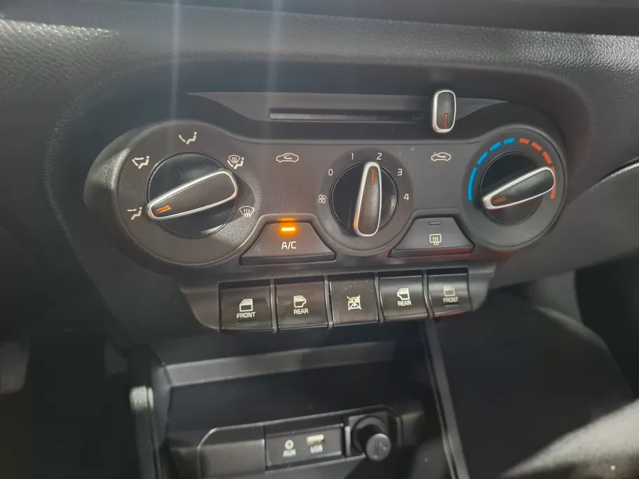 2025 Kia Pegas LX 