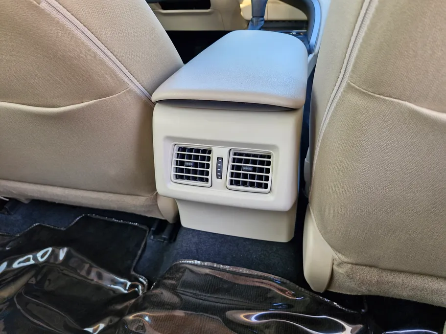 2024 Toyota Camry  LE HEV 