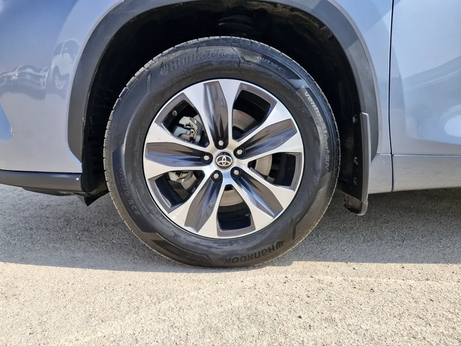 2023 Toyota Highlander GLE 