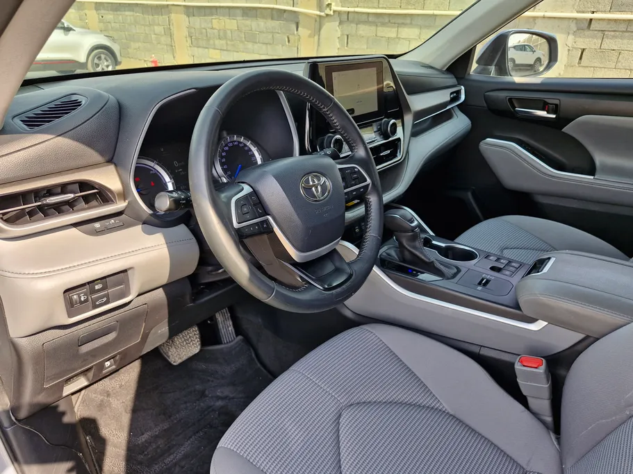 2023 Toyota Highlander GLE 