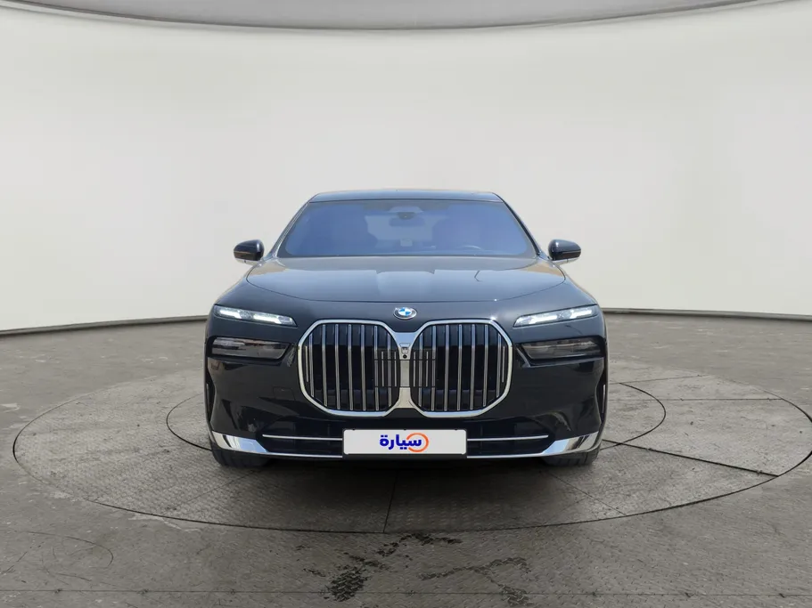 بي ام دبليو الفئة السابعة 735i 2026 