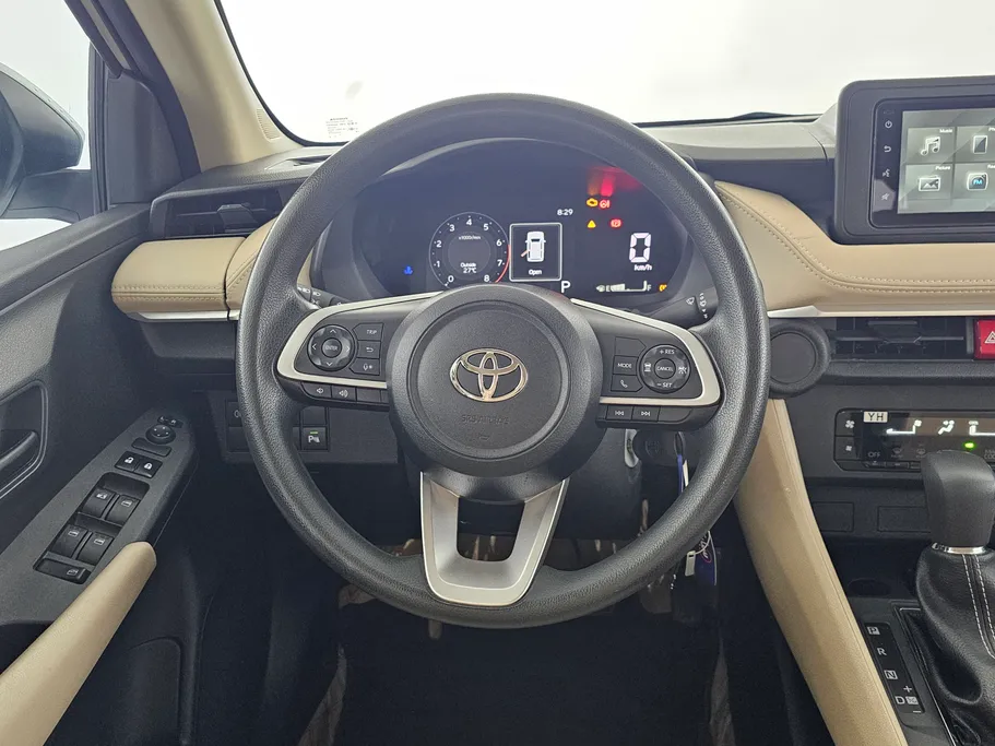 2023 Toyota Yaris  Y Plus 