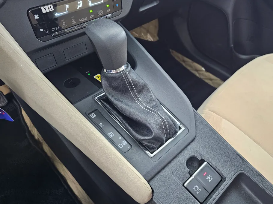 2023 Toyota Yaris  Y Plus 