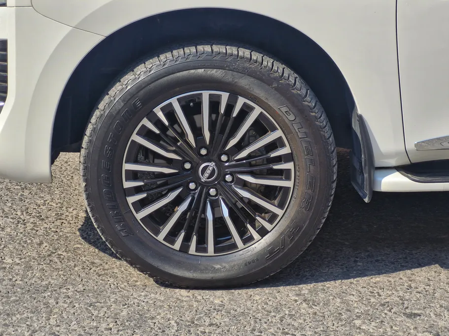 2023 Nissan Patrol Platinum 