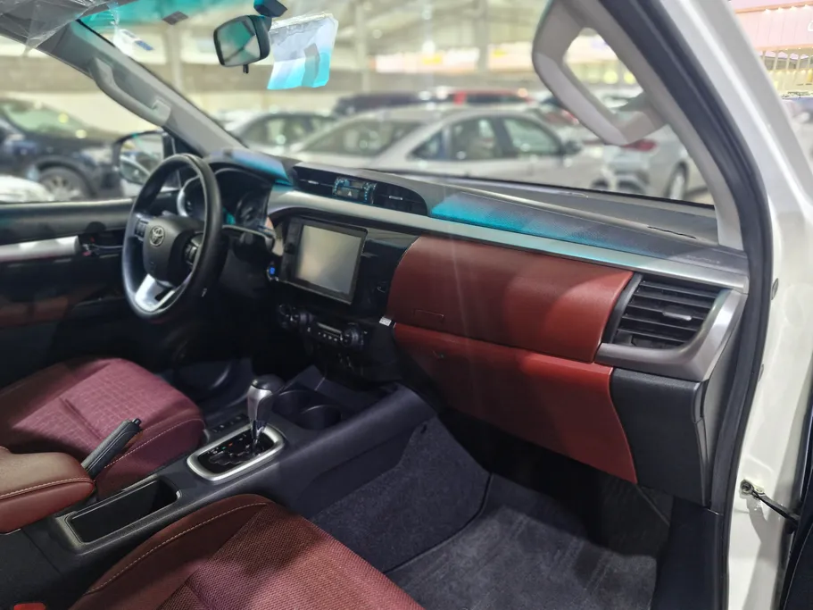 2024 Toyota Hilux SGLX 4X4 AT DSL 