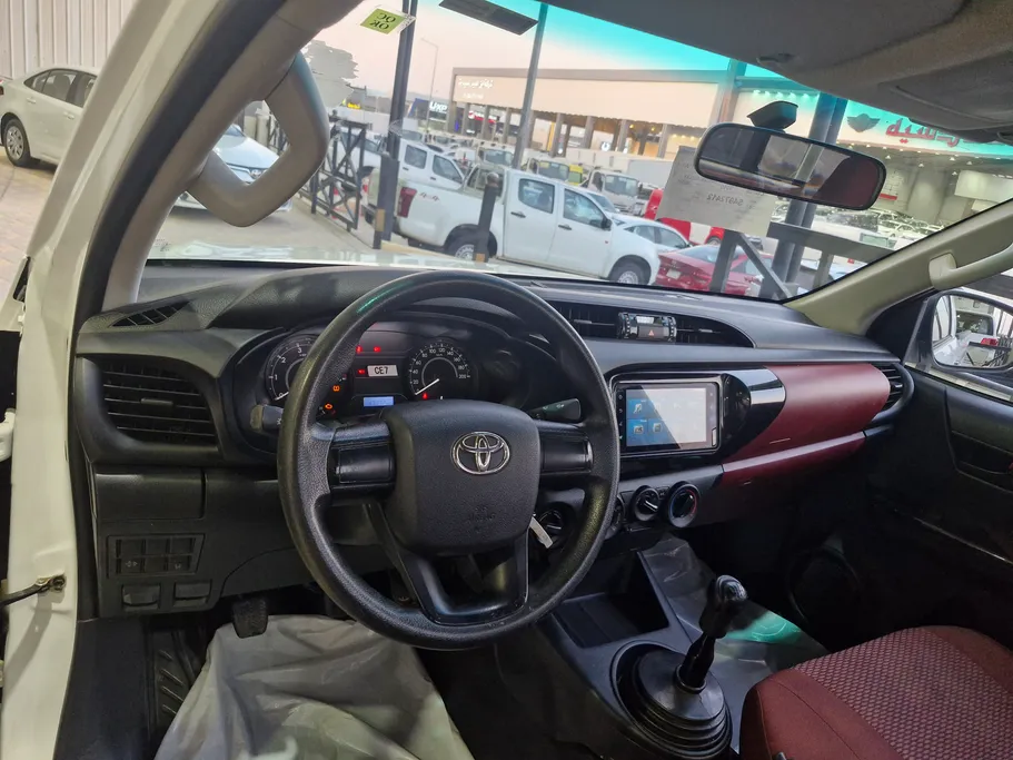 2025 Toyota Hilux GLX 