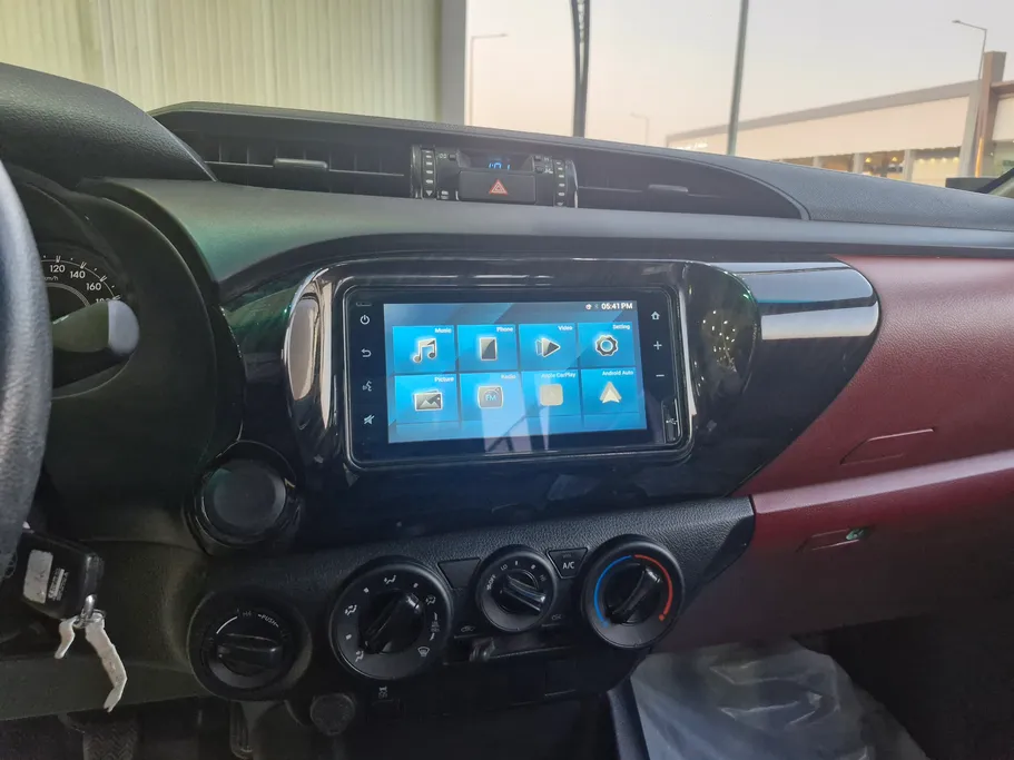 2025 Toyota Hilux GLX 